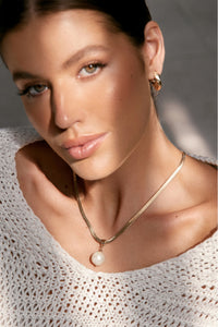 Snake Chain Pearl Drop Necklace - Gold