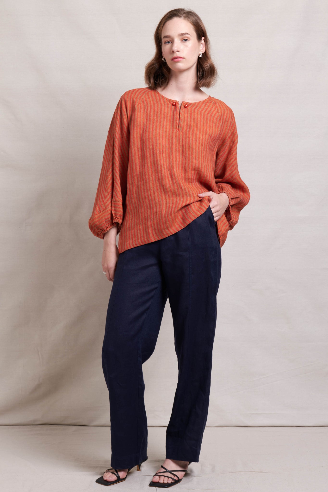 In Ore Linen Pant - Navy