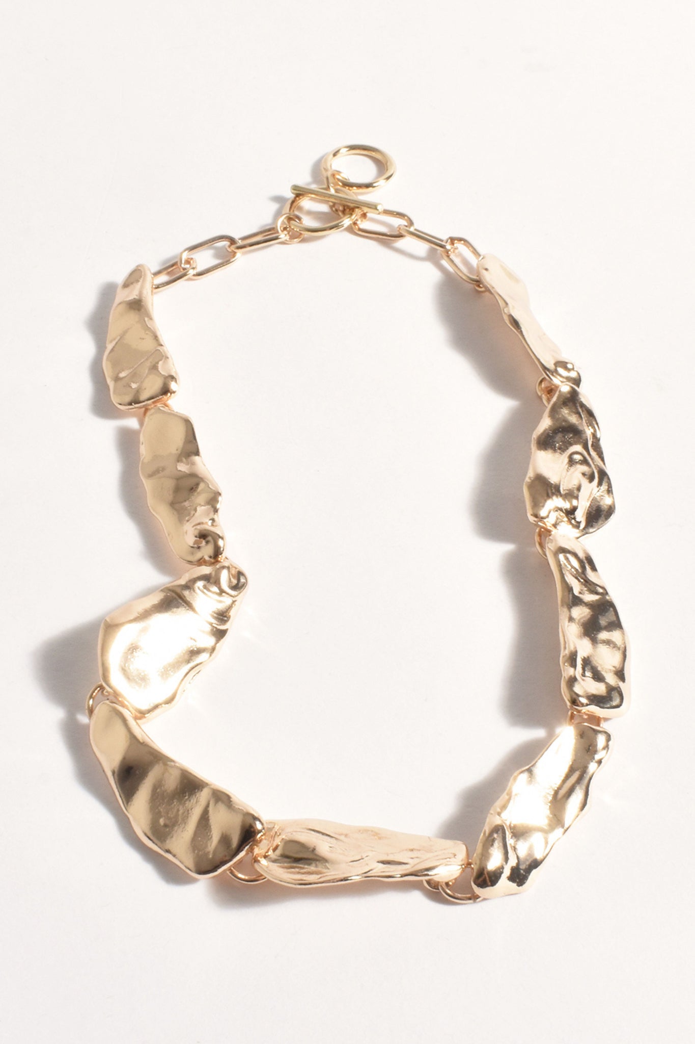 Moulded Metal Short Statement Necklace - Gold