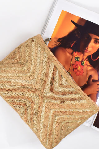 Contrast Pattern Weave Clutch - Natural