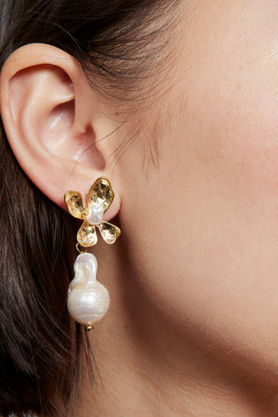 Flower Pearl Earrings -Gold