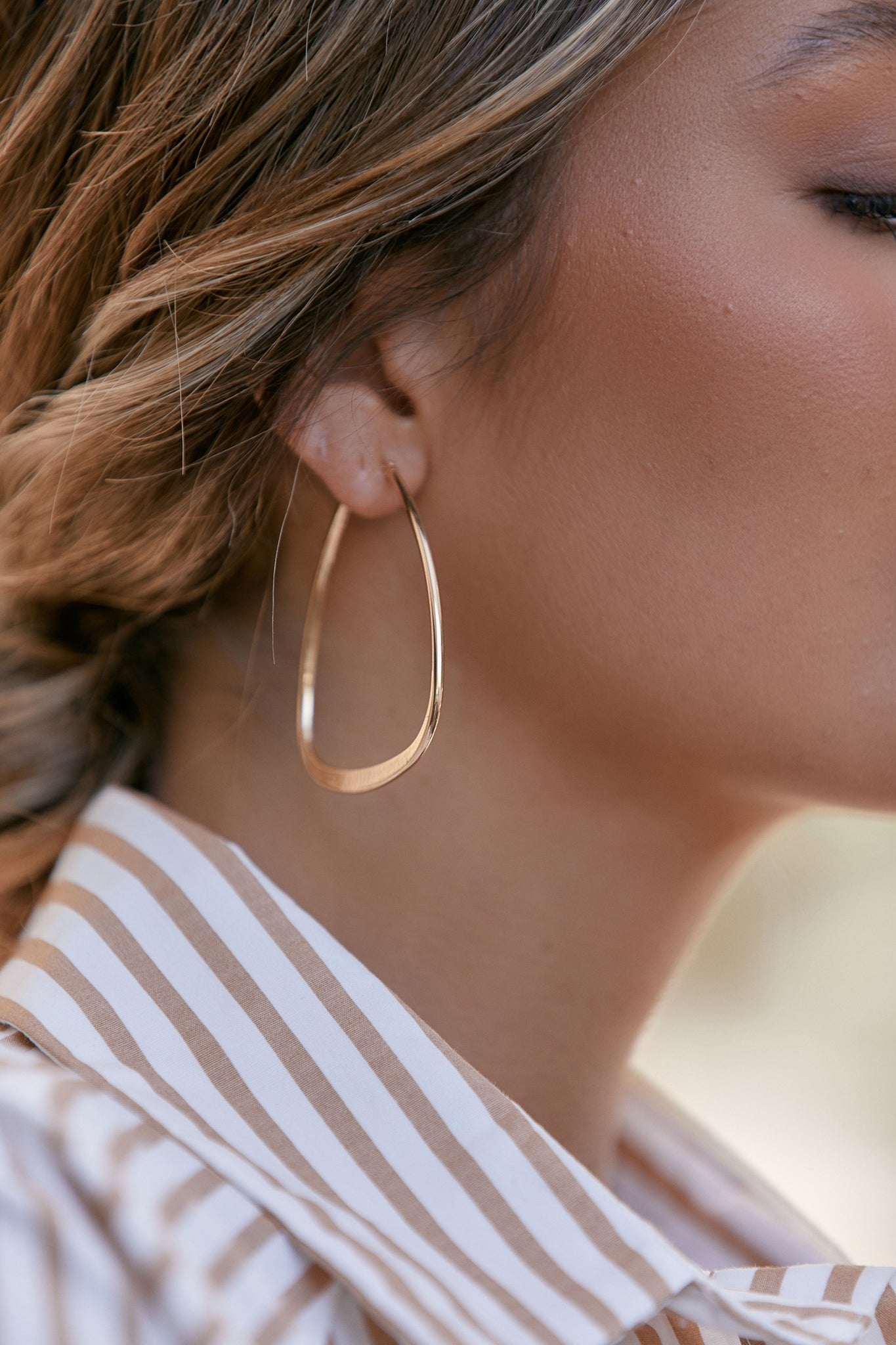 Geo Hinge Back Hoops - Gold