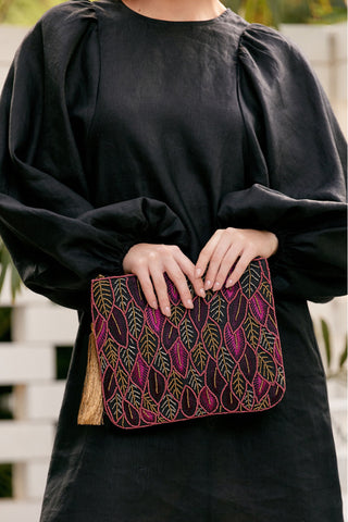 Leaf Front Metallic Tassel Beaded Clutch - Black Berry