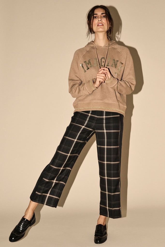 How To Style Plaid Pants For Women 2023  FashionTrendWalkcom