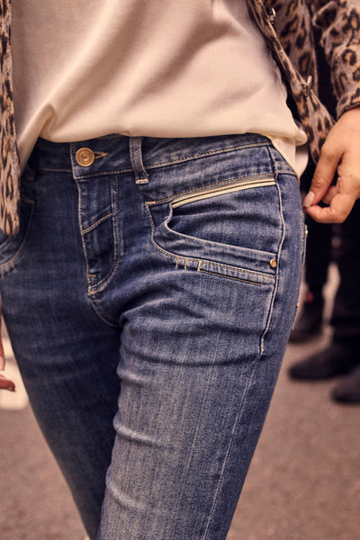 Naomi Reloved Jeans